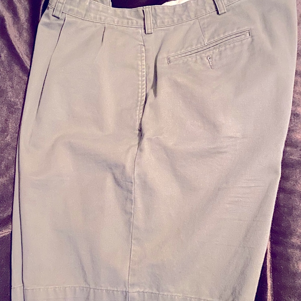 Men’s Ralph Lauren Tyler Chino Shorts. Gently worn. In like new condition.